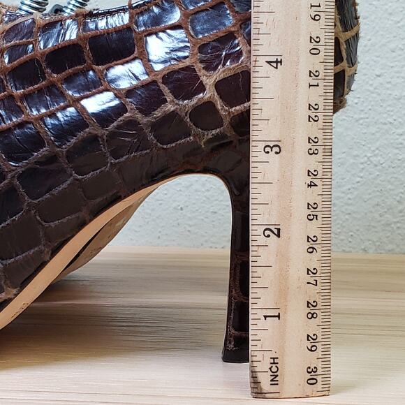 Carole Little Women's 8.5 Pointed Toe Pump Heel Booties Brown Textured Leather - Picture 7 of 11